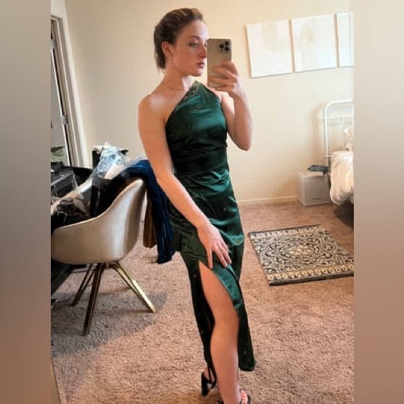 Lulus Dresses & Skirts - LULU’S ONE SHOULDER LACE UP MIDI DRESS  NWT